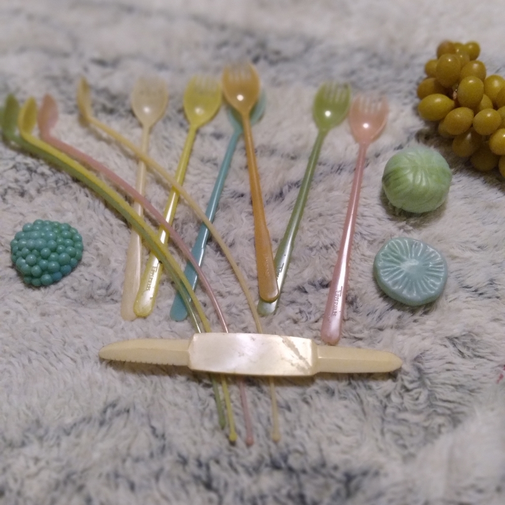 Vintage 1970's Tupperware Forks and Teaspoons